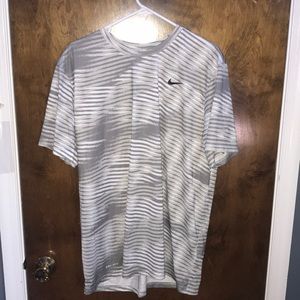 Nike Men's Dri-FIT Legend Printed Training T-Shirt